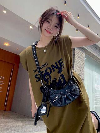 Bolsa Feminina de Ombro Transversal Estilo Rebite Vem com Carteirinha!!!!!!!SEM ESPELHO!!!!!